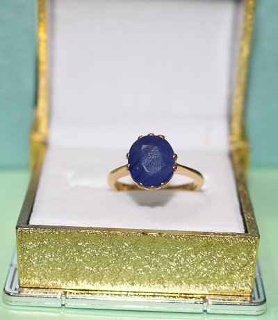 Sapphire (Gold Ring)
